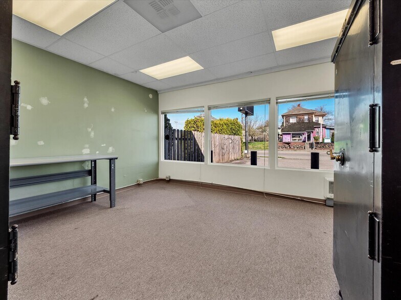 More Photos Of 3710 6th Ave, Tacoma General Retail For Sale