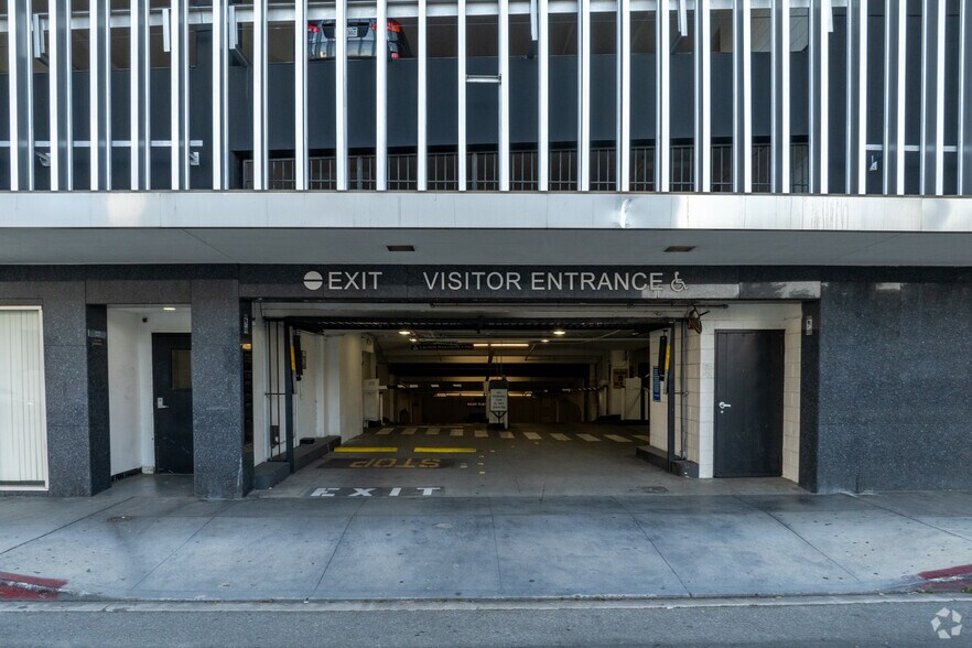 More Photos Of 5455 Wilshire Blvd, Los Angeles Office For Sale