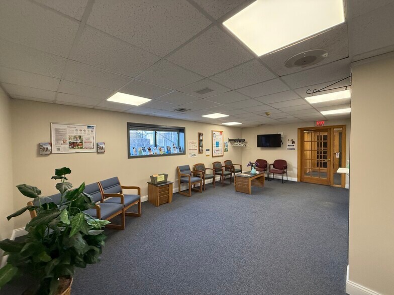 More Photos Of 76 Summer St, Fitchburg Office For Sale