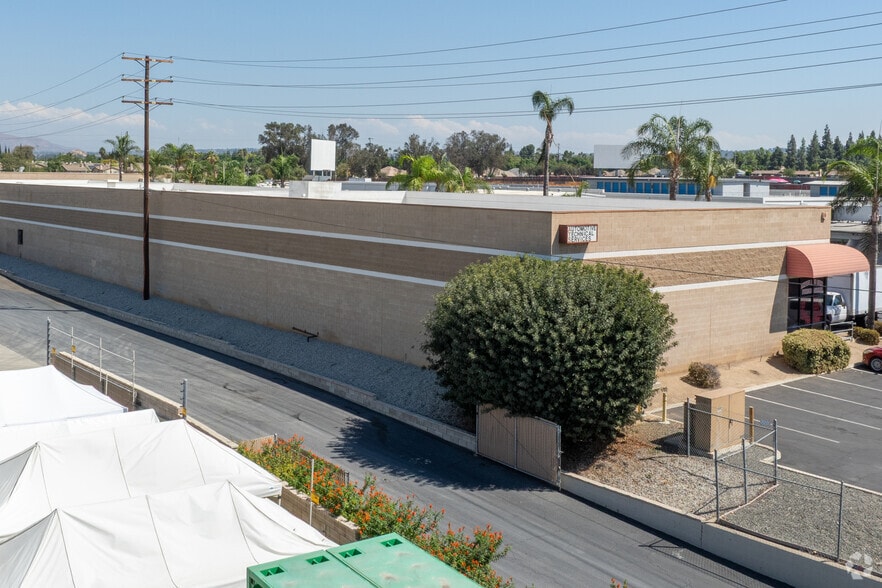More Photos Of 3265 Van Buren Blvd, Riverside Auto Repair For Lease