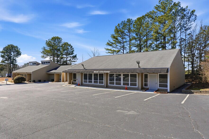 More Photos Of 415-421 W Pike St, Lawrenceville Office For Sale