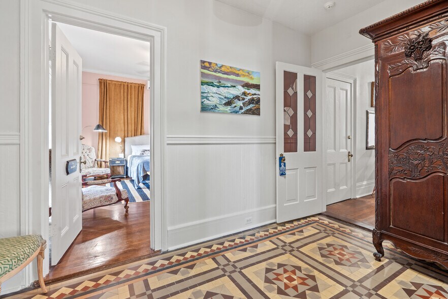 More Photos Of 1103 33rd St, Galveston Hotel For Sale