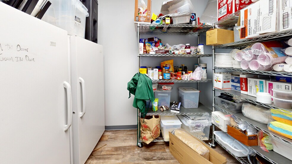 More Photos Of 111 S Lake St, Montgomery Service For Sale