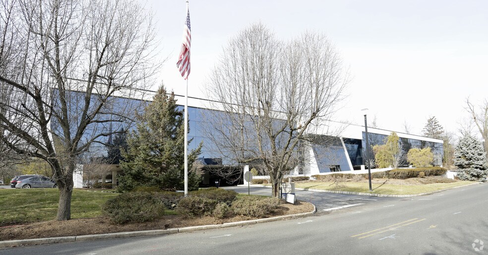 More Photos Of 1 Park Way, Upper Saddle River Office For Lease