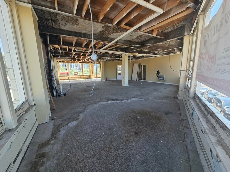More Photos Of 308 W Genesee St, Syracuse Freestanding For Lease