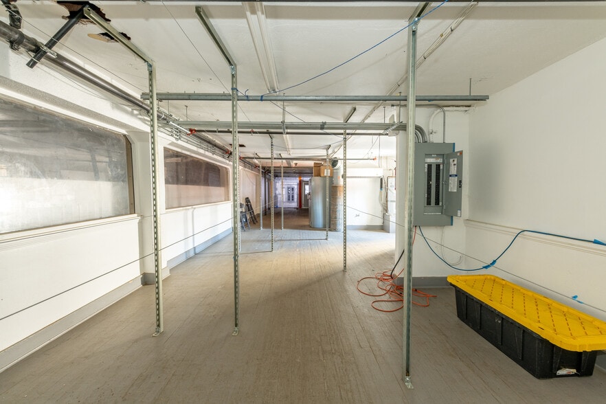 More Photos Of 197 E Jefferson Blvd, Los Angeles Warehouse For Sale