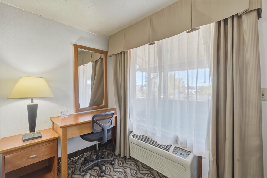 More Photos Of 311 E Main St, Vernal Hotel For Sale