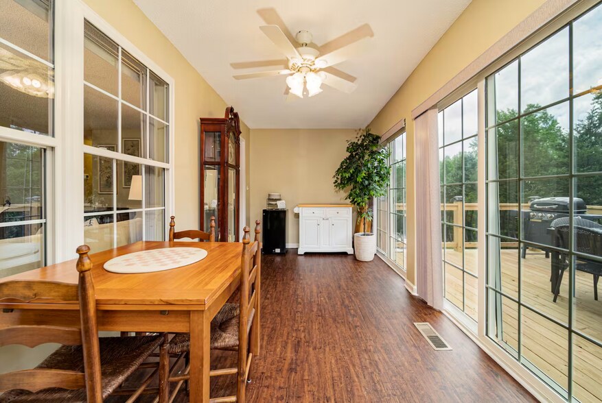 More Photos Of 84-86 Benson Rd, Travelers Rest Specialty For Sale