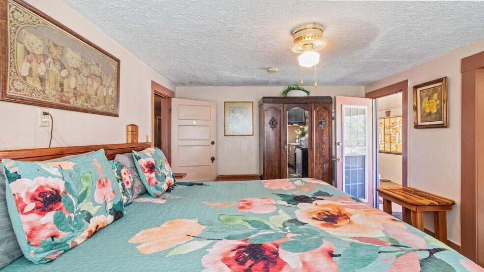 More Photos Of 295 N Main St, Glendale Hospitality For Sale