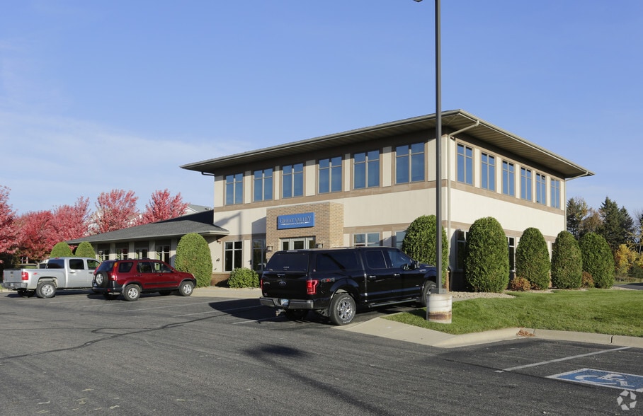 More Photos Of 12 Long Lake Rd, Mahtomedi Office For Sale