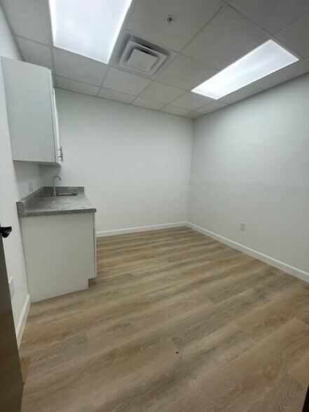More Photos Of 4900 S University Dr, Davie Unknown For Lease
