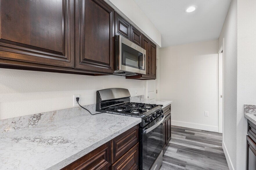 More Photos Of 2409 Cava Ct, Sacramento Apartments For Sale