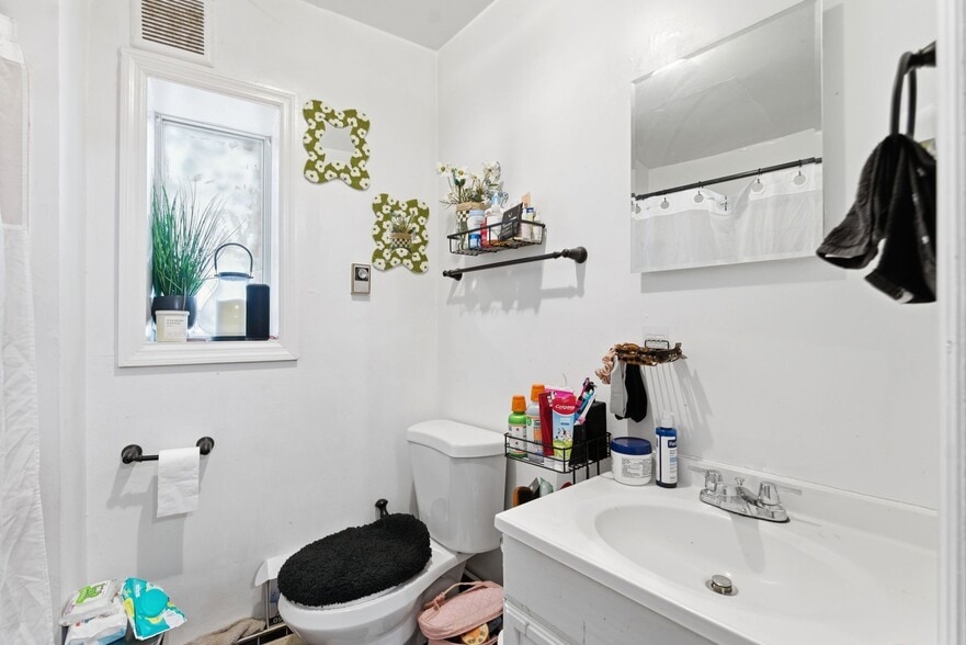 More Photos Of 630 Florida Grove Rd, Perth Amboy Apartments For Sale