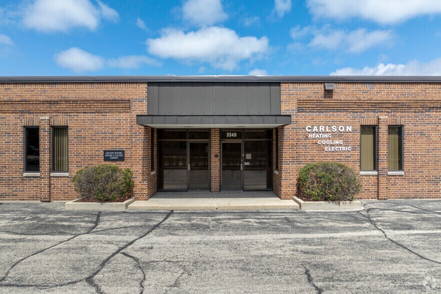 More Photos Of 3340 W Lake Ave, Glenview Warehouse For Lease