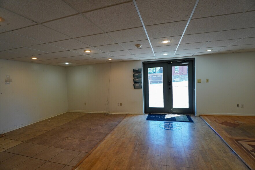 More Photos Of 179 Fairfield Ave, Dayton Office For Sale