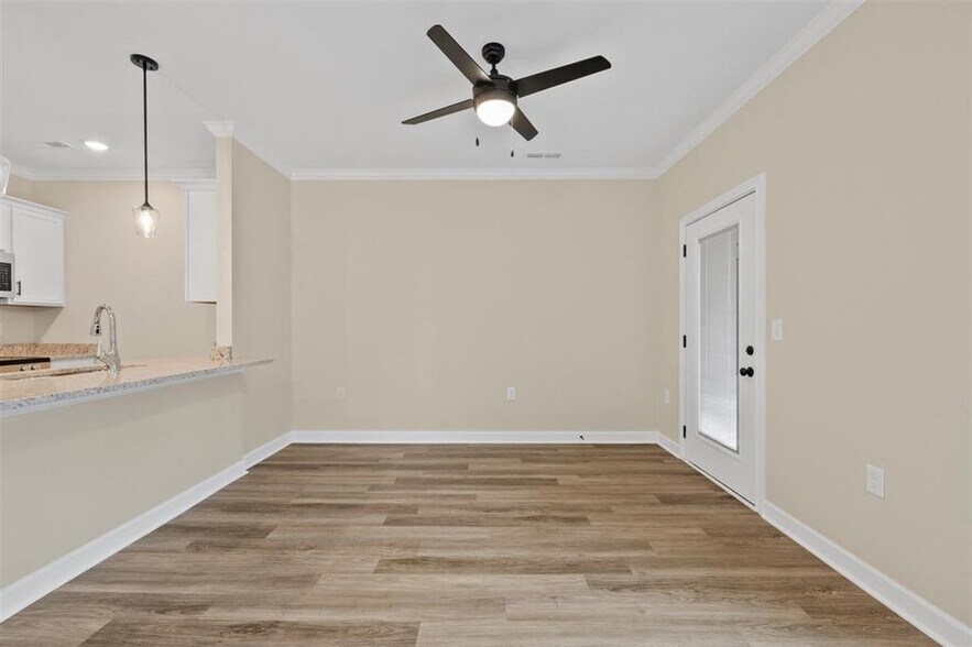 More Photos Of 721 Plano Rd, Bowling Green Apartments For Sale