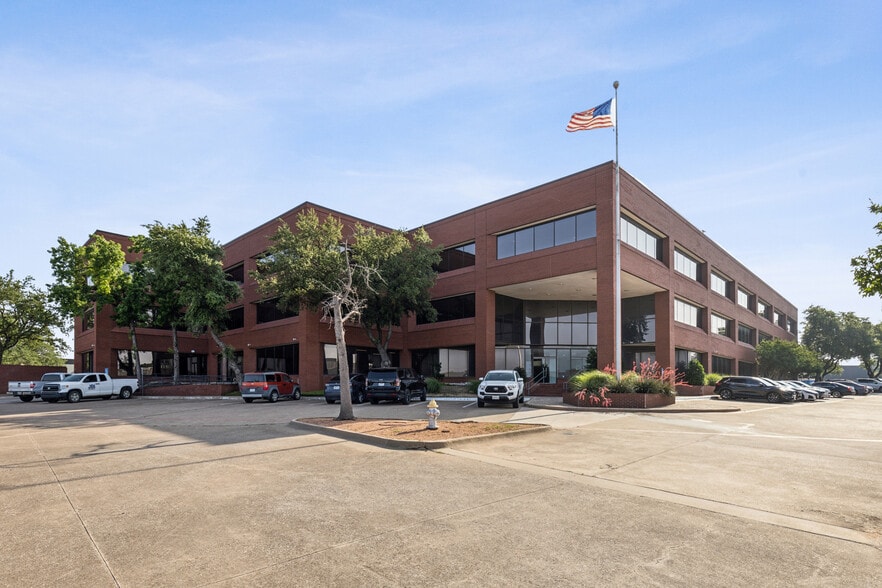 More Photos Of 2121 Midway Rd, Carrollton Office For Lease