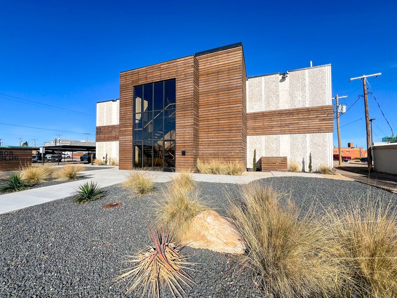 More Photos Of 808 W Indiana Ave, Midland Office For Sale