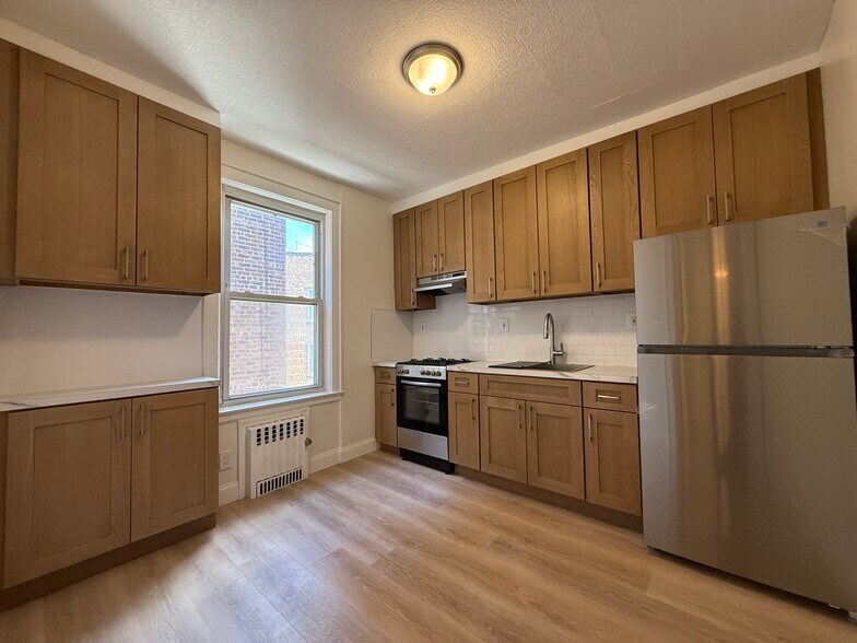 More Photos Of 8161 Woodhaven Blvd, Glendale Apartments For Sale