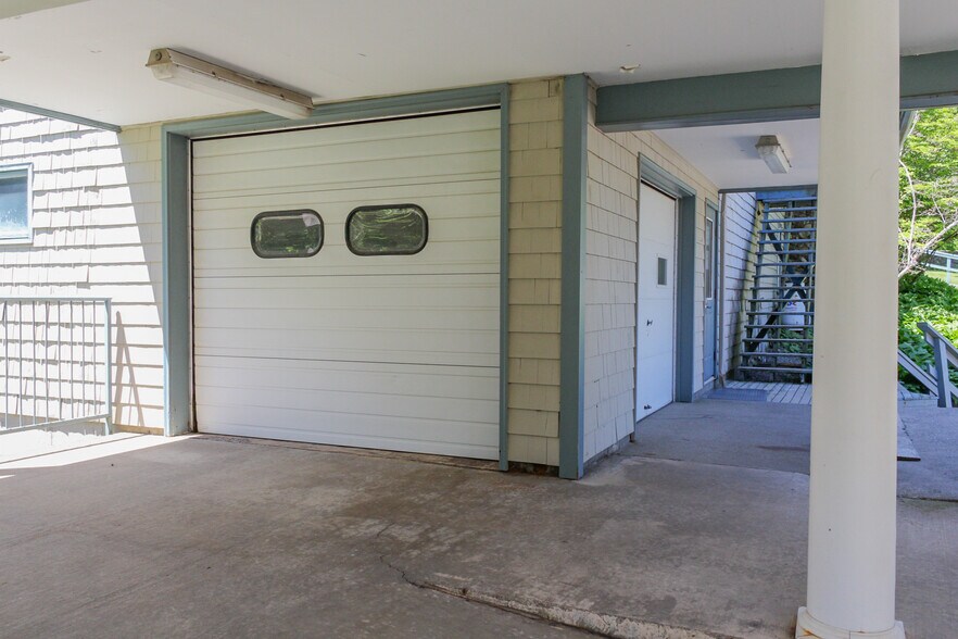 More Photos Of 680 Commercial St, Rockport Flex For Sale