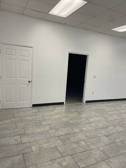 More Photos Of 28771 S Diesel Dr, Bonita Springs Warehouse For Lease