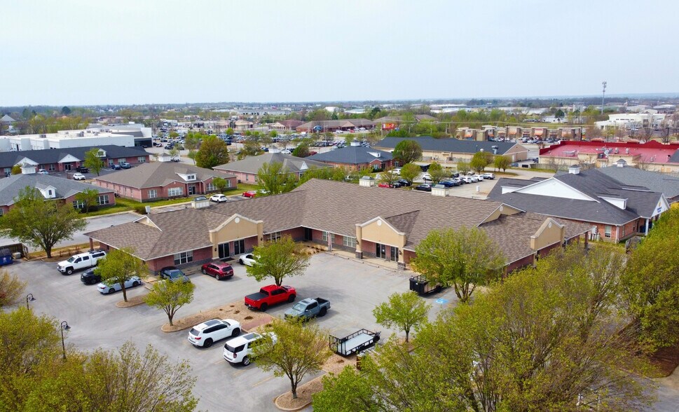 Primary Photo Of 105 SE 22nd St, Bentonville Office For Lease