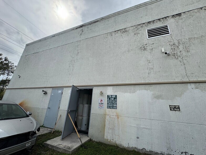 More Photos Of 13155 SW 123rd Ave, Miami Warehouse For Sale