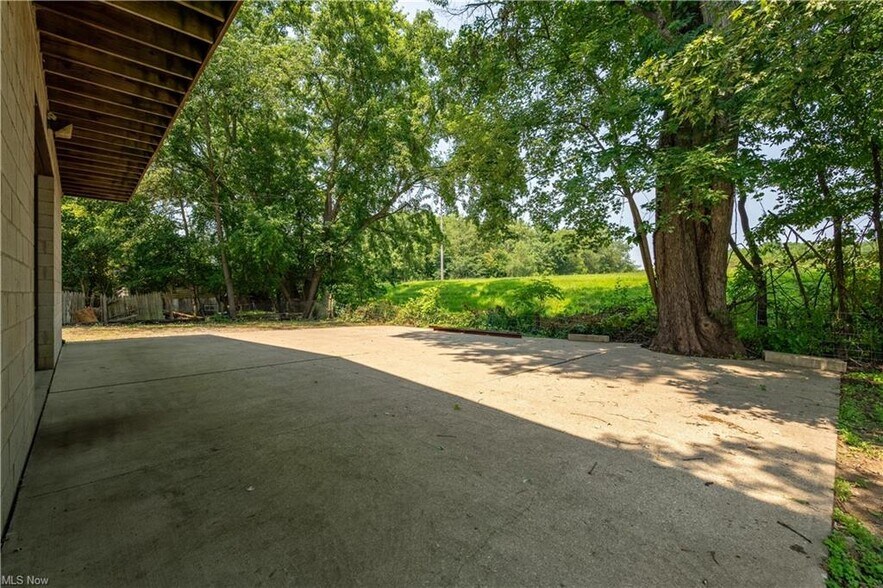 More Photos Of 3249 Coral Rd, Malvern Office For Sale