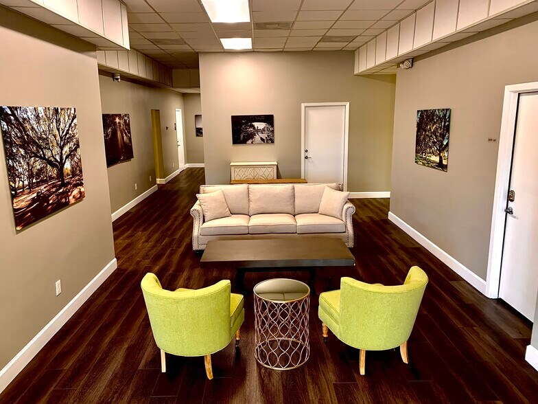 More Photos Of 102 E Walker St, League City Office For Lease