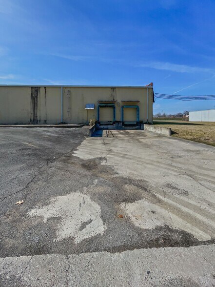 More Photos Of 104 Wheeler St, Portland Distribution For Sale