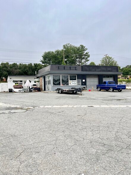 Primary Photo Of 3648 S Amherst Hwy, Madison Heights Flex For Sale