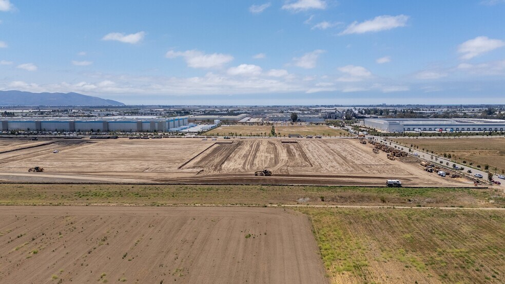 More Photos Of 101 Logistics Ctr, Oxnard Unknown For Lease
