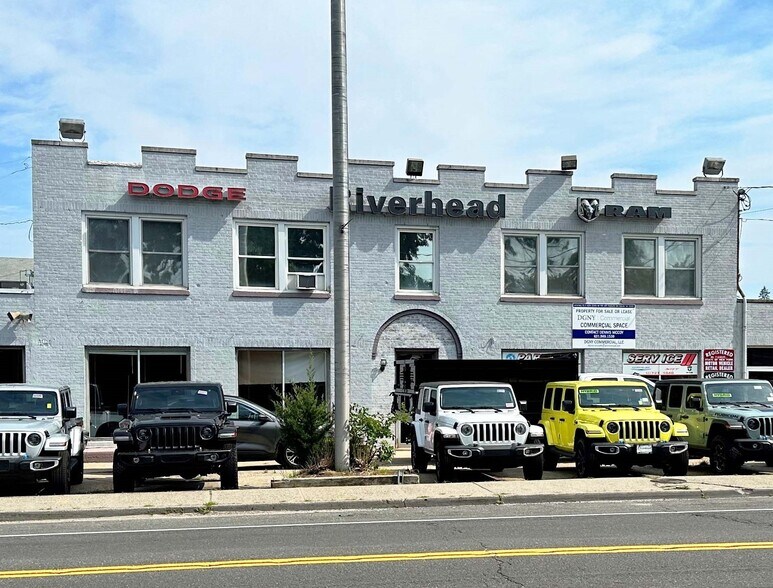 More Photos Of 642 W Main St, Riverhead Auto Dealership For Lease