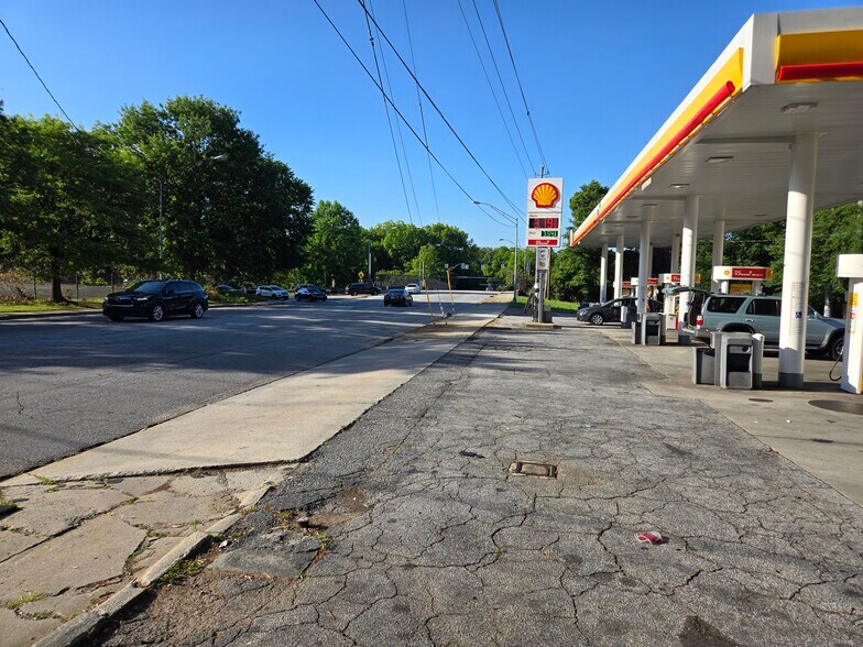 More Photos Of 387 Hill St SE, Atlanta Service Station For Lease