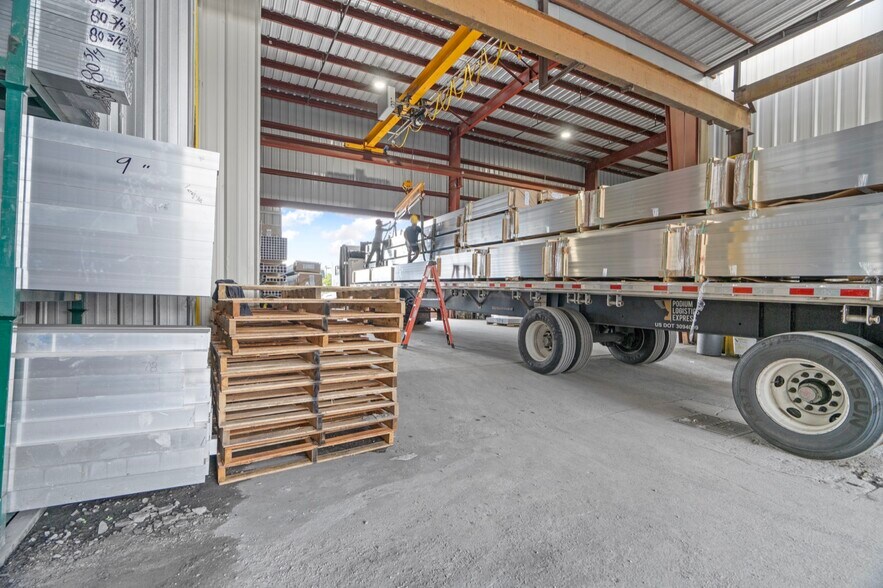 More Photos Of 1120 N Magnolia Ave, Ocala Warehouse For Lease