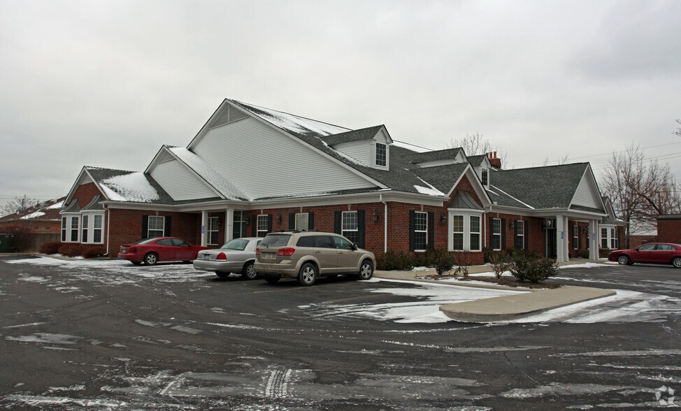 More Photos Of 2104 E Eleven Mile Rd, Warren Office For Lease