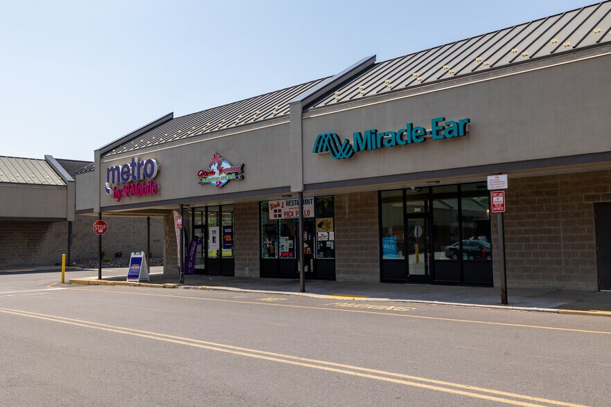 More Photos Of 1-400 E End Ctr, Wilkes Barre Unknown For Lease