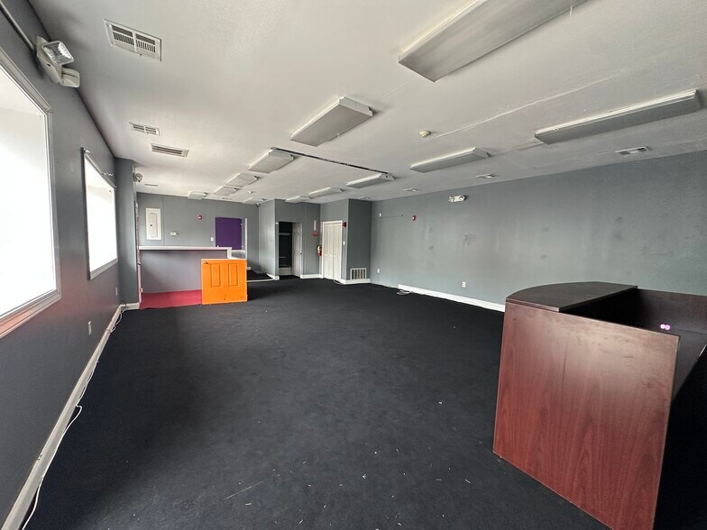 More Photos Of 6600 Limekiln Pike, Philadelphia Freestanding For Sale