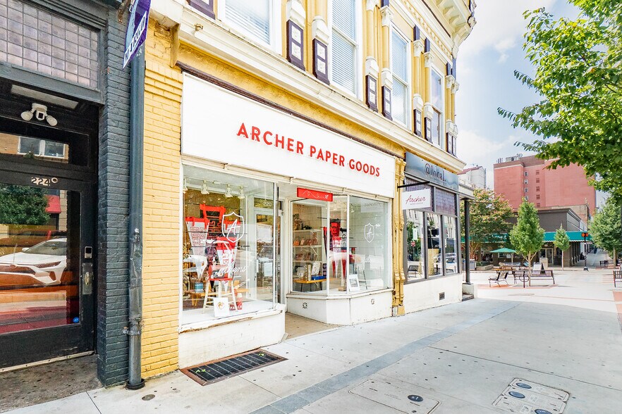 More Photos Of 220 E Clayton St, Athens Storefront Retail Office For Lease