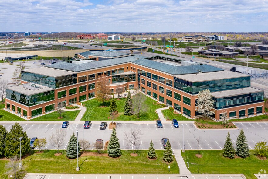 More Photos Of 10000 Innovation Dr, Wauwatosa Office For Lease