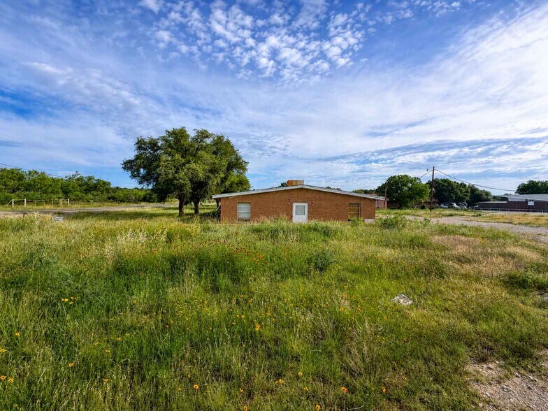 More Photos Of 1901 W Elliott St, Breckenridge Office For Sale