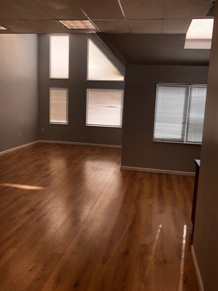 More Photos Of 6756 Old McLean Village Dr, McLean Loft Creative Space For Sale