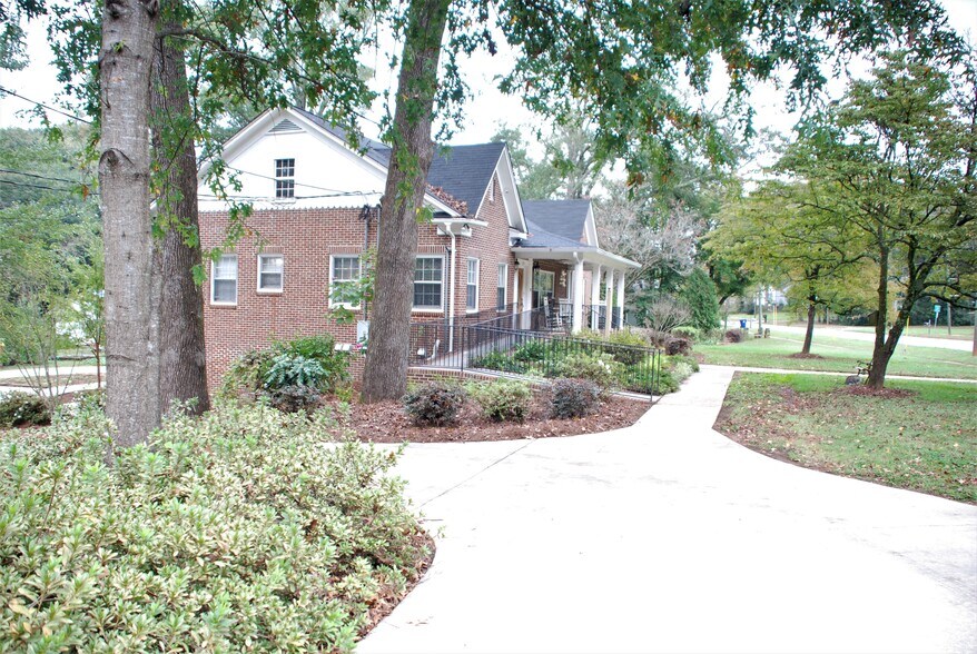 More Photos Of 173 S Lee St, Forsyth Assisted Living For Lease