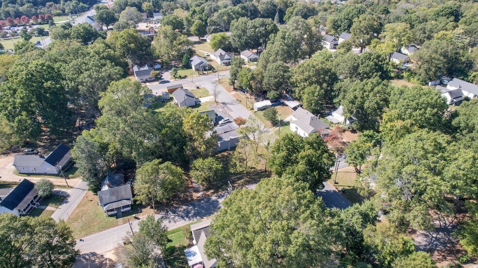 More Photos Of 239 Brookwood Ave NW, Concord Flex For Sale