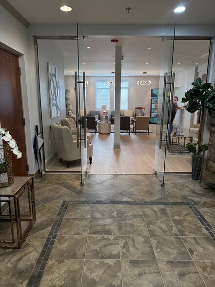 More Photos Of 10475 Medlock Bridge Rd, Johns Creek Medical For Lease