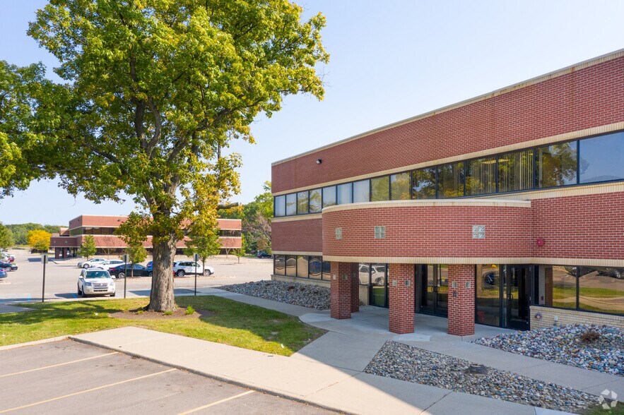 More Photos Of 2911 Eyde Pky, East Lansing Office For Lease