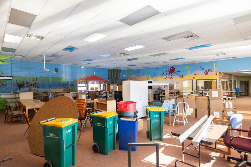 More Photos Of 202 Topaz Ave, Granby Schools For Sale