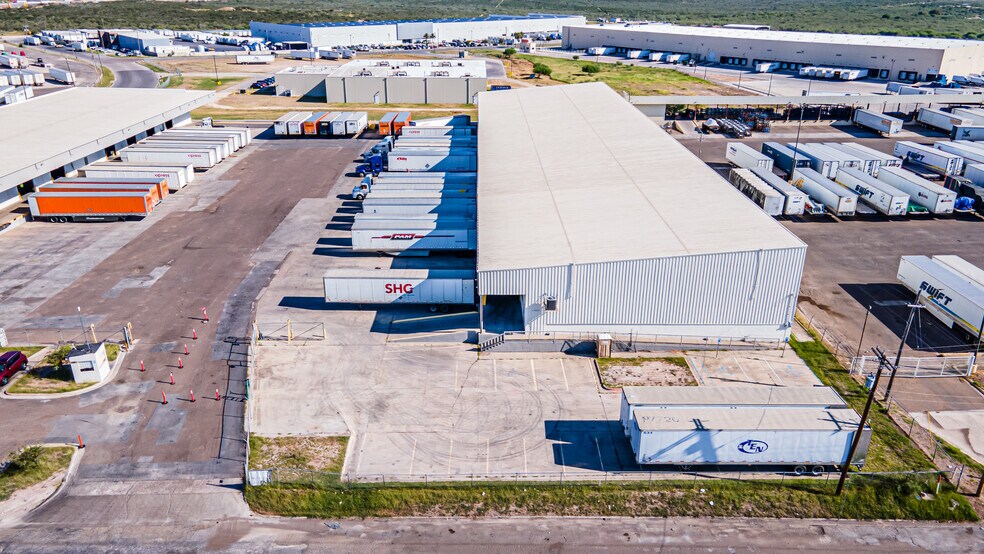 More Photos Of 13806 N Unitec Dr, Laredo Warehouse For Lease
