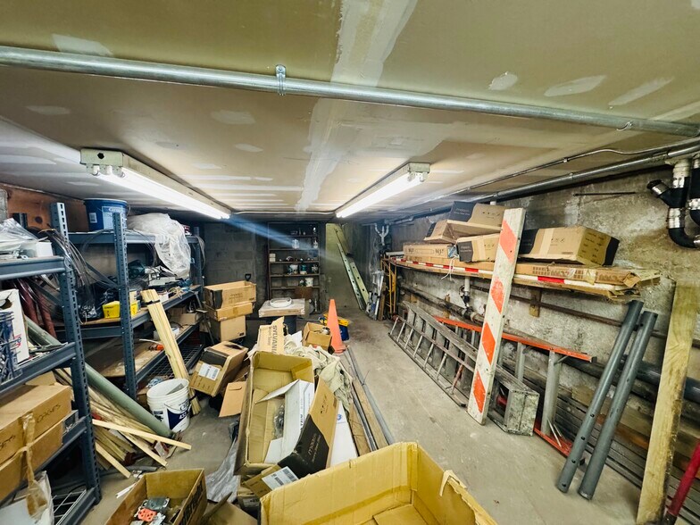 More Photos Of 816 Hempstead Tpke, Franklin Square Office For Sale