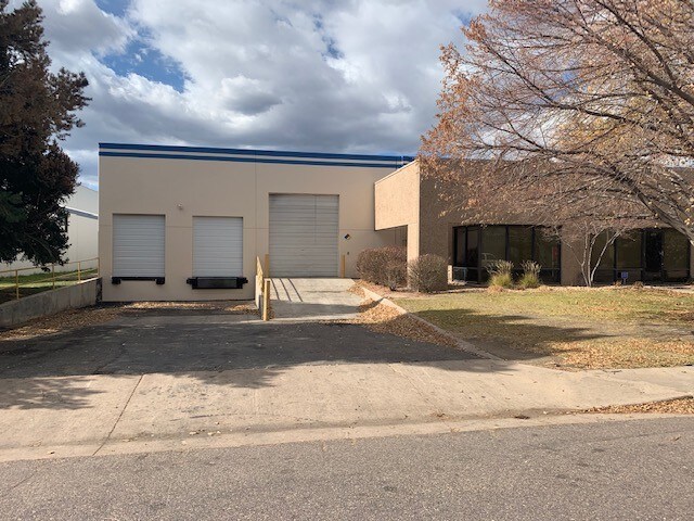 More Photos Of 4975 Paris St, Denver Warehouse For Lease